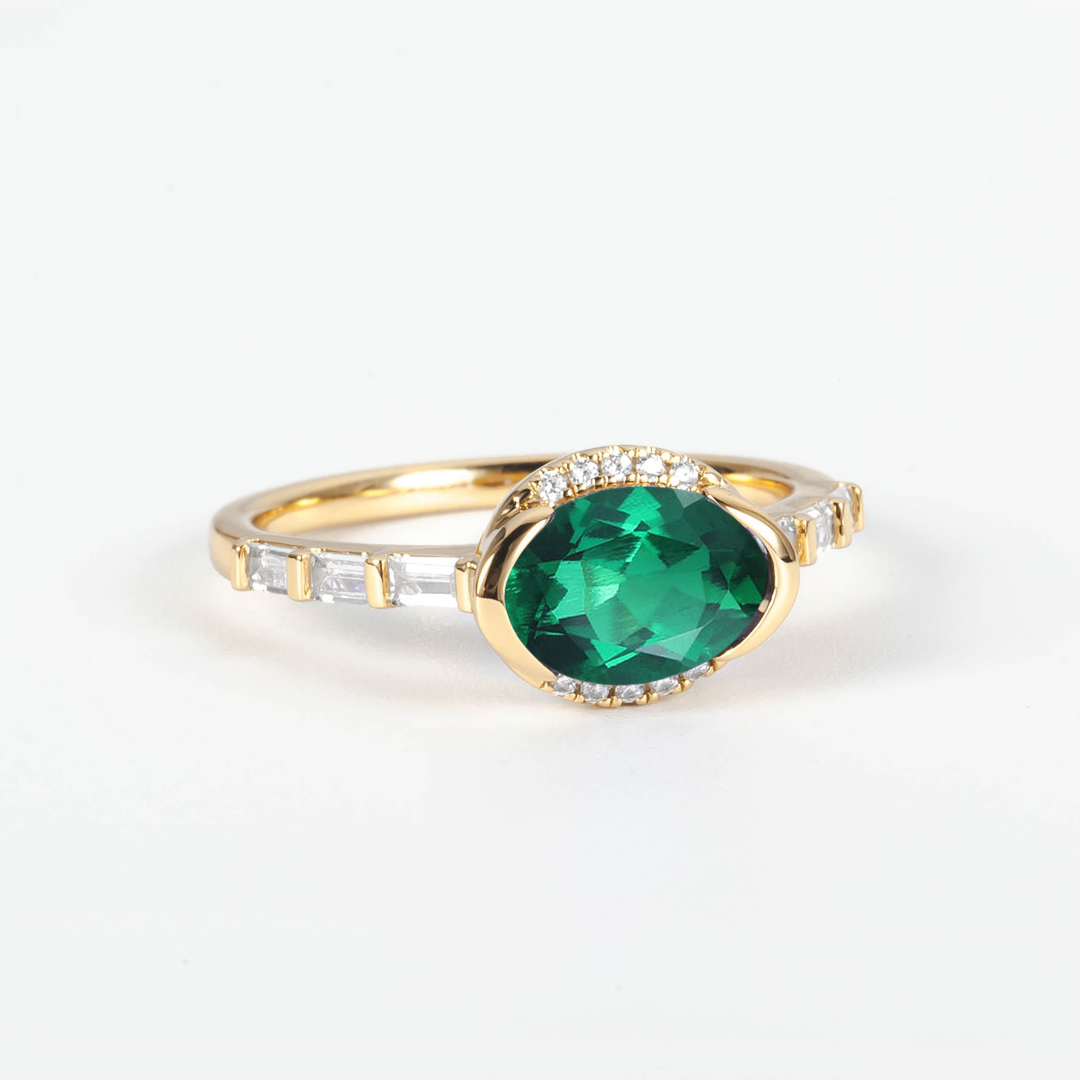 Satra Oval Emerald Diamond  Ring