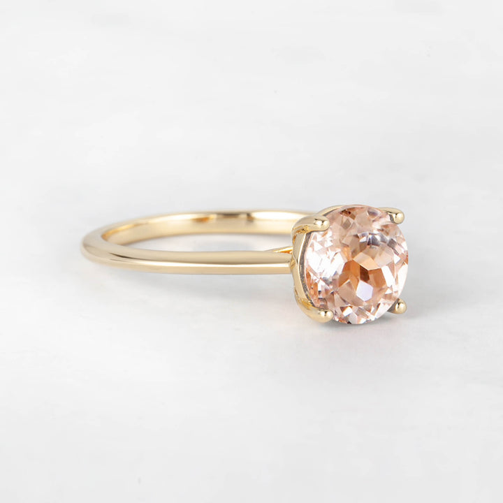 Pretti Round Morganite Engagement Ring