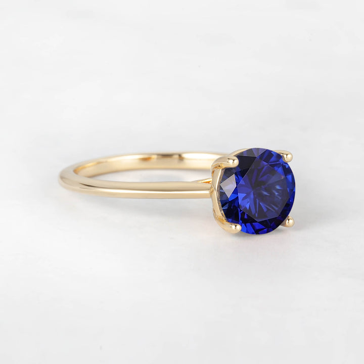 Pretti Round Blue Sapphire Engagement Ring