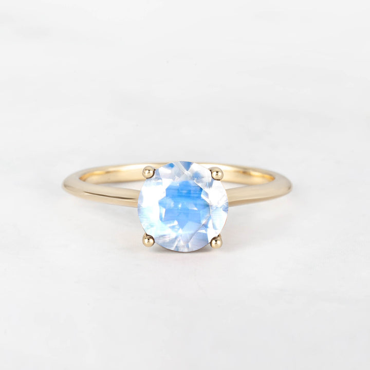 Pretti Round Moonstone Engagement Ring